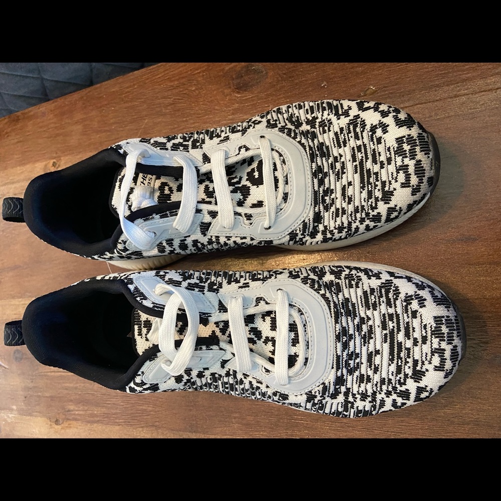 New Skechers Bobs Memory Foam Size 8